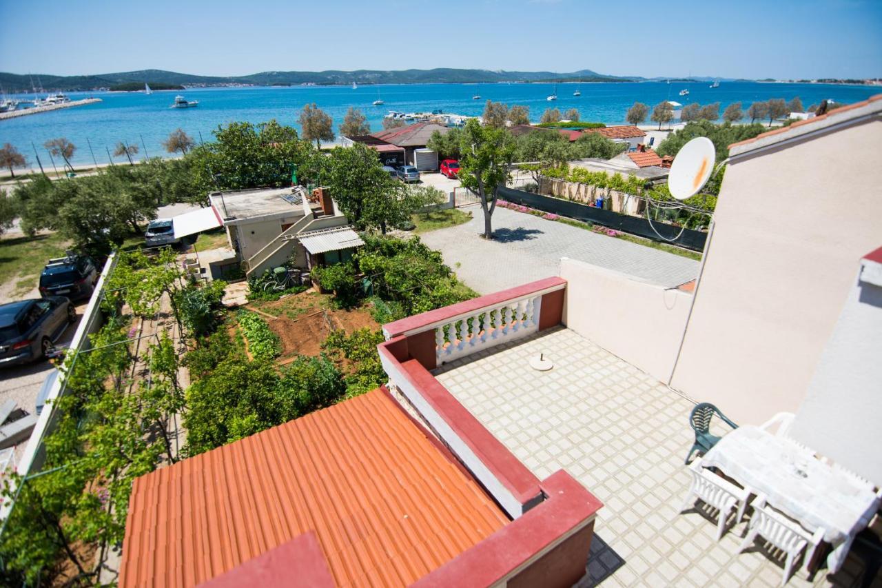 Sobe Rolo Uz More Biograd Na Moru Exterior photo